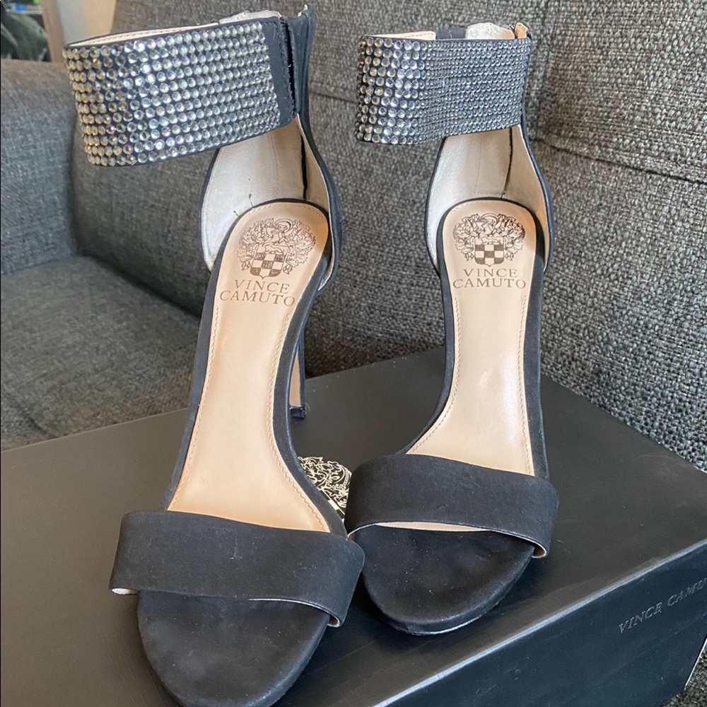 Vince Camuto black heels